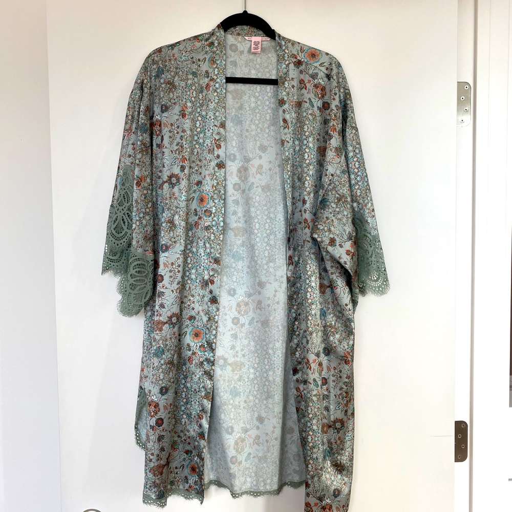 Victoria’s Secret satin floral kimono robe
